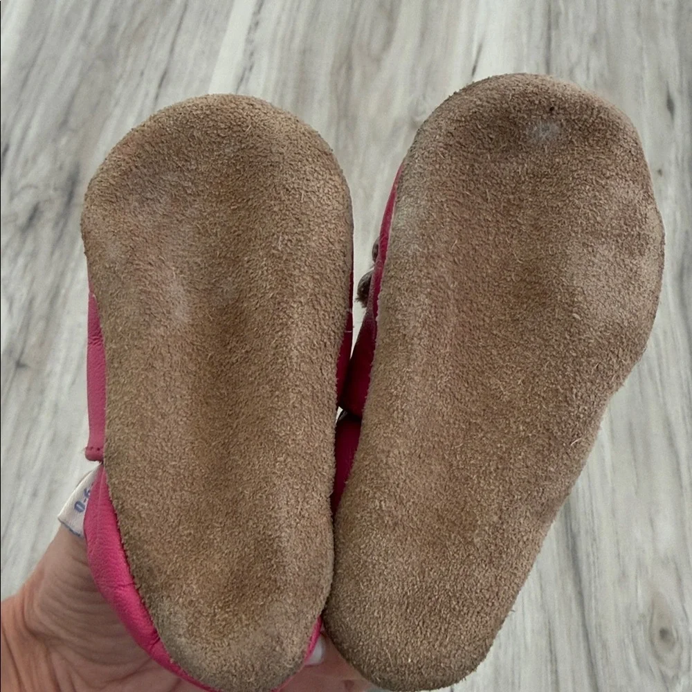 ROBEEZ Pink and Green Shoes with Flower Design size 0-6 months